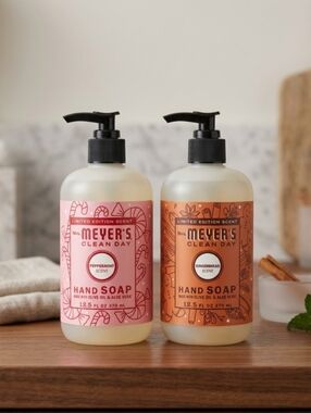 Mrs. Meyer's Limited Edition Christmas Liquid Soap Pack of 2 (Mint and Ginger).